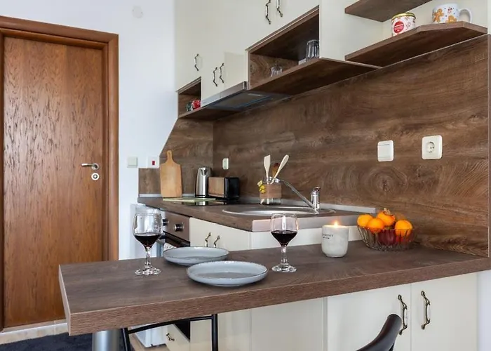 Divine Mountain - Parking - *